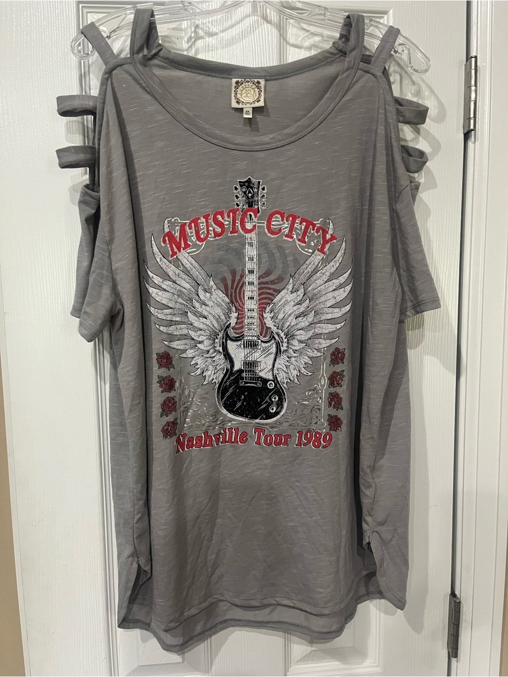 Gray Cold-Shoulder Music City Guitar Tee with Wings